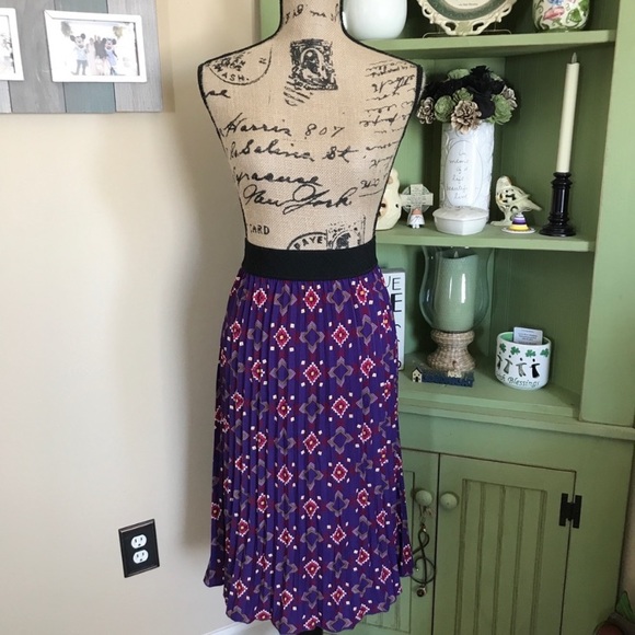 Lularoe Large Jill Skirt Pleated Purple - Picture 3 of 3